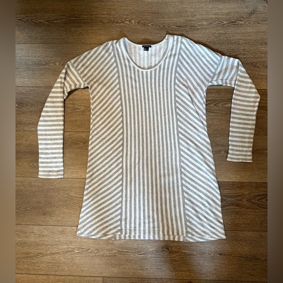 Theory Pullover Striped Dress - Picture 8 of 10